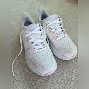 Hoka Clifton 9 size 6.5B